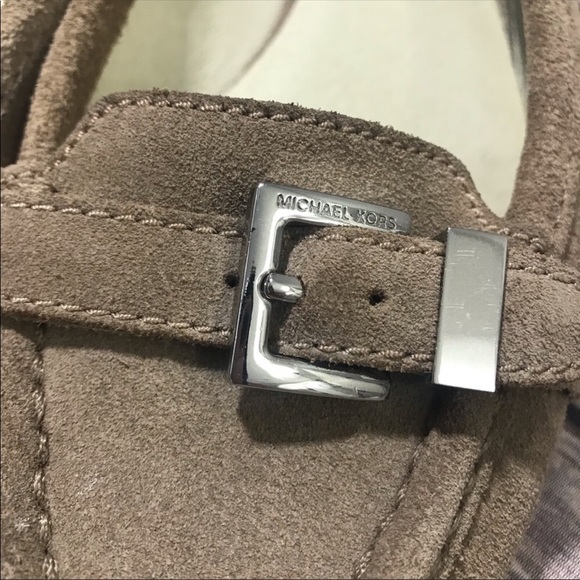 (Sold) Michael Kors Tan Flat Loafers Slip On’s 6M - Picture 4 of 6